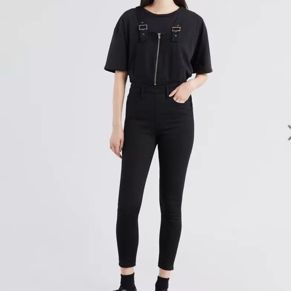 Levi’s Skinny Zip Front Bibbed Woman’s Overalls Black Size 32 - Picture 1 of 15